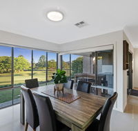 Fairway Village  Windaroo Lakes Golf Club - Kempsey Accommodation