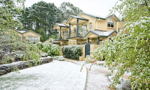 Falls Mountain Retreat Blue Mountains - Kempsey Accommodation 0