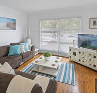 Family Beach House With Parking and Outdoor Dining - Kempsey Accommodation