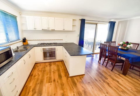 Family Breaks - Kempsey Accommodation 0