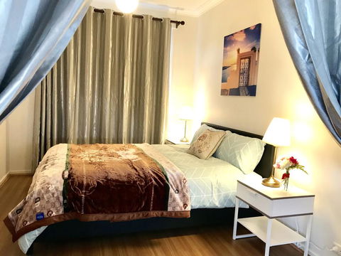 Family Home In Prime Location Melbourne - Kempsey Accommodation 0