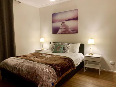 Family Home In Prime Location Melbourne - Kempsey Accommodation 3