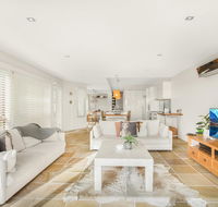 Family House With BBQ Deck Water View and Parking - Kempsey Accommodation