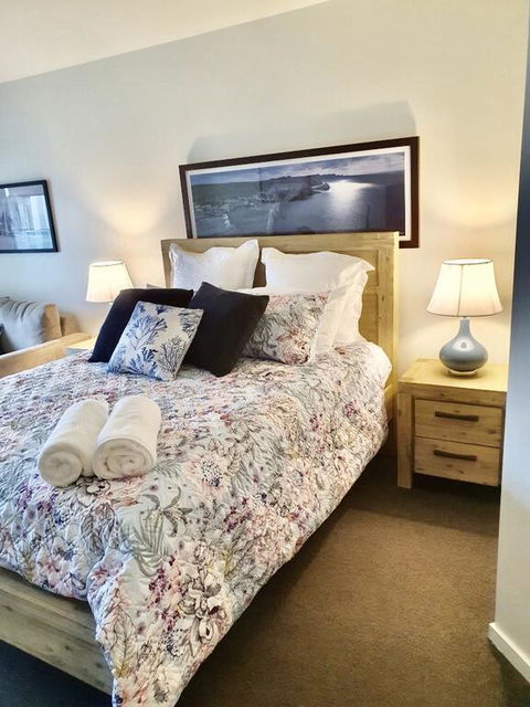 FAMILY ISLAND GETAWAY - BEACHFRONT APARTMENT - Kempsey Accommodation 3