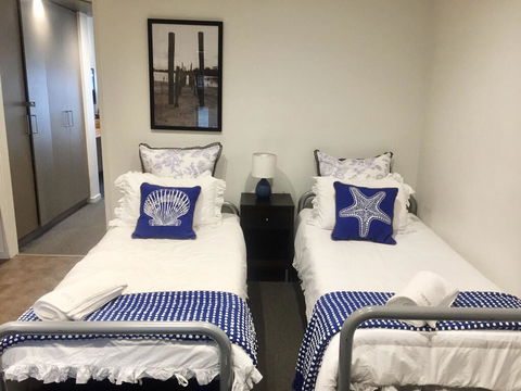 FAMILY ISLAND GETAWAY - BEACHFRONT APARTMENT - Kempsey Accommodation 2