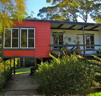 Finisterre Beach House - Kempsey Accommodation