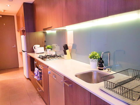 FITZROY FANTASTIC 1BR APT With FREE WINE, NETFLIX, WIFI, Close To TRAMS, COLES - Kempsey Accommodation 2