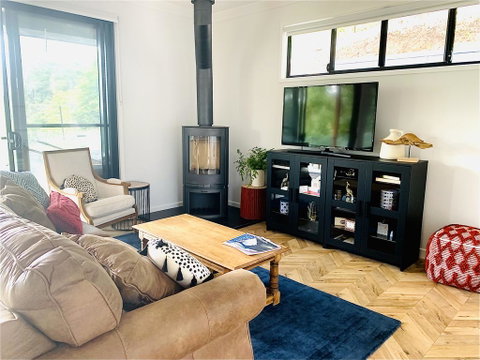 Fletchers Ridge Brand New Luxury Guest House - Kempsey Accommodation 2