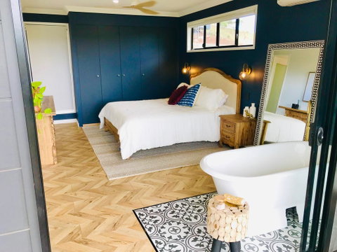 Fletchers Ridge Brand New Luxury Guest House - Kempsey Accommodation 1