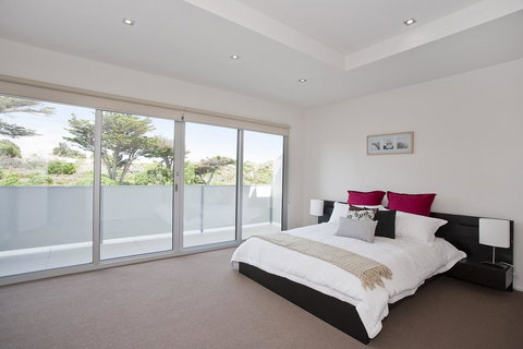 Four Kings Apartment - Deluxe 2br #3 - Kempsey Accommodation 3