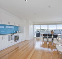 Four Kings Apartment - Deluxe 2br 3 - Kempsey Accommodation