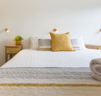 Fox on the Run - Motel Kilmore