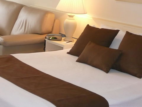 Frankston International - Kempsey Accommodation 3