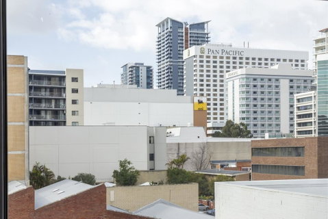 Funky CBD Pad Sleeps Two Perfect - Kempsey Accommodation 3