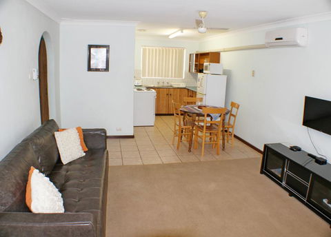 Geraldton Holiday Unit - Kempsey Accommodation 3