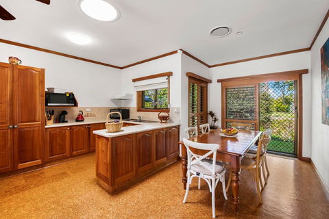 Getaway Haven In The Noosa Surrounds - Kempsey Accommodation 2