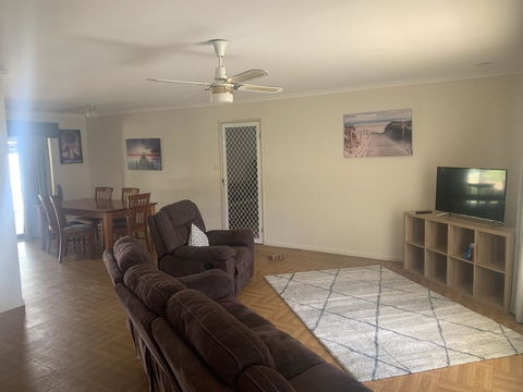 Gin Gin Budget Accommodation - Kempsey Accommodation 2