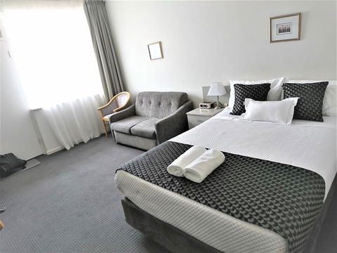 Glenelg Beach Gateway On Moseley - Kempsey Accommodation 0