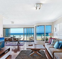 Gold Coast Beachfront Mansion - Kempsey Accommodation