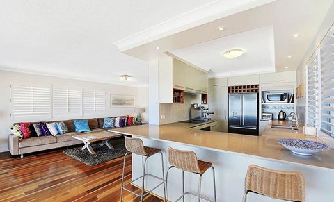 Gold Coast Beachfront Mansion - Kempsey Accommodation 3