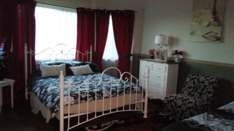 GOLDEN LACE B&B - Kempsey Accommodation 1