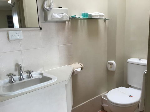 Golden Palms Motor Inn - Kempsey Accommodation 1