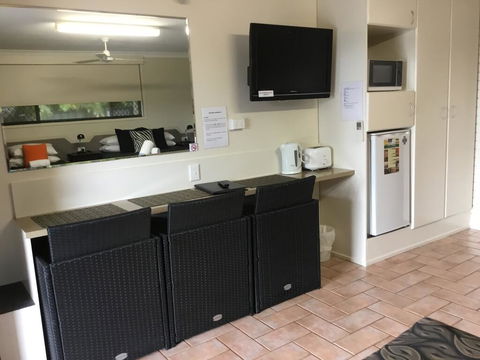 Golden Palms Motor Inn - Kempsey Accommodation 3
