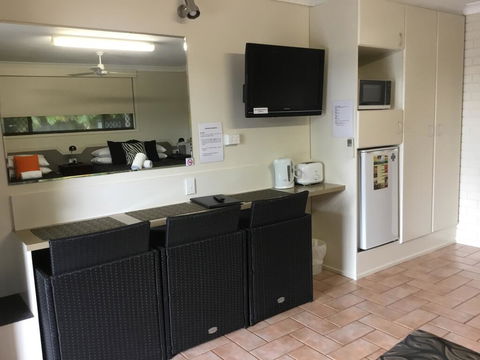Golden Palms Motor Inn - Kempsey Accommodation 2