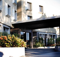 Golden Pebble Hotel