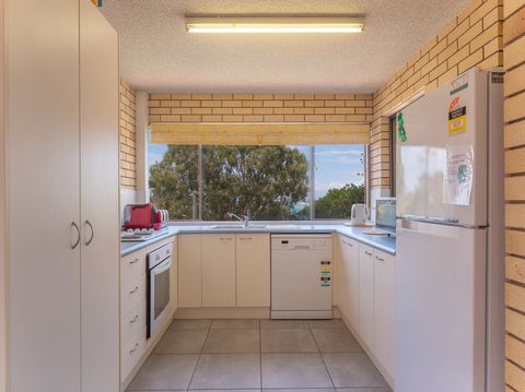 Golden Shores U7, 21 Landsborough Parade - Kempsey Accommodation 2