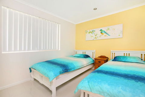 Golden Shores Unit 1, 21 Landsborough Parade - Kempsey Accommodation 3