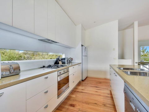 Golfers Paradise By The Beach - Kempsey Accommodation 0