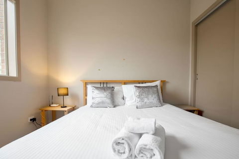 Gorgeous 4BR Home In Point Cook - Kempsey Accommodation 2