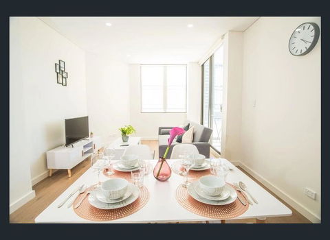 Gorgeous Modern Brand New Two Bedroom Apartment With Large Lounge And Private Garden View Balcony - Kempsey Accommodation 1