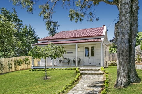 Gowan Brae Cottage - Kempsey Accommodation 1