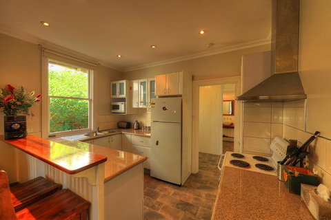 Grace's Spa Cottage - Kempsey Accommodation 2