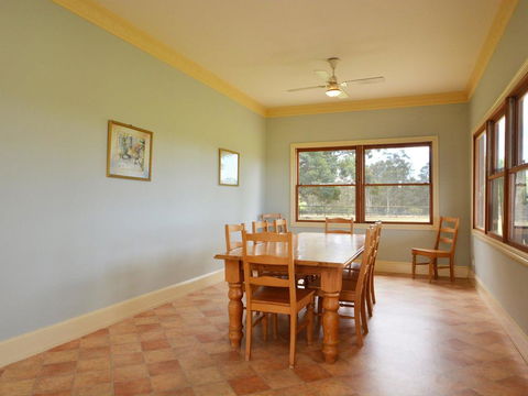 Grasmere Estate Homestead - Hear The Lions Roar From Nearby Hunter Valley Zoo - Kempsey Accommodation 1