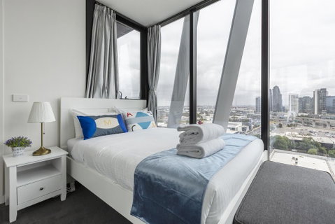 Gravity DefyingLight Filled ApartmentBay To City ViewsRooftop DeckHot TubNetflix - Kempsey Accommodation 1
