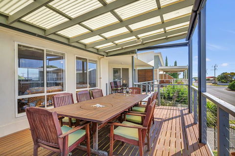 Green Reef Beach House - Kempsey Accommodation 0