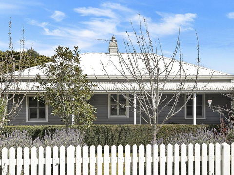 Greywood - Classic Highlands Charm & Serene Living - Kempsey Accommodation 0