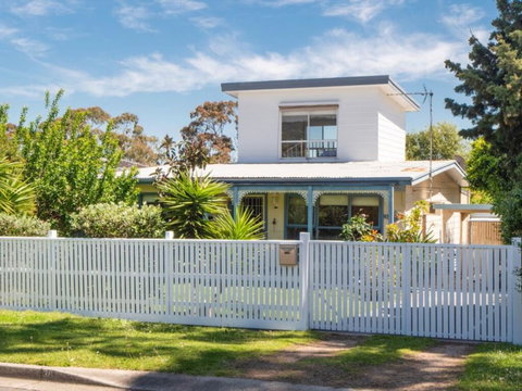 Gypsy Cottage - Kempsey Accommodation 0