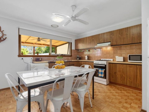 Gypsy Cottage - Kempsey Accommodation 3