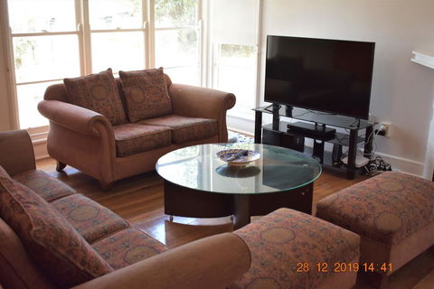 Happy Cozy House For Holidays, Beach, BBQ, Pet Friendly 35kms From CBD In Country Life Style !!! - Kempsey Accommodation 2