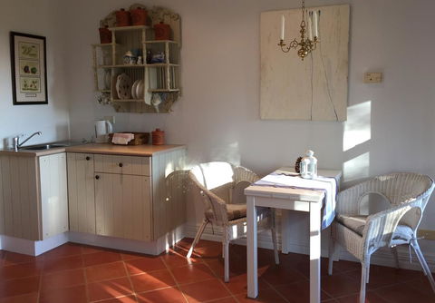 Heggy's Cottage - Kempsey Accommodation 1