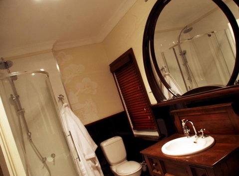 Henrietta's Country House - Kempsey Accommodation 1