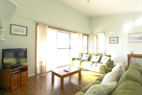 Hi View, 18 Dulconghi Street - Kempsey Accommodation 1