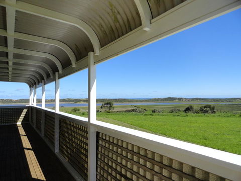 High View Family Cottages - Kempsey Accommodation 0