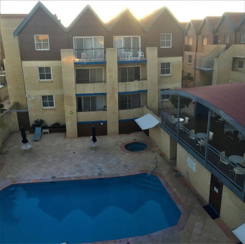 Hillarys Executive Apartment - Kempsey Accommodation 0