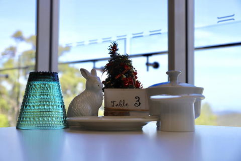 Hilltop On Tamborine - Kempsey Accommodation 2