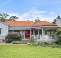 Hillview Cottage - classic country comfort and charm - Kempsey Accommodation